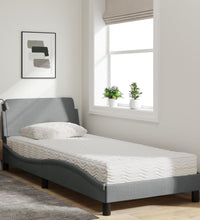 Bett mit Matratze Hellgrau 90x200 cm Stoff