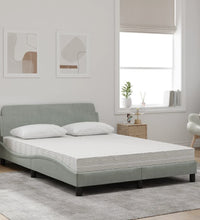 Bett mit Matratze Hellgrau 140x190 cm Samt