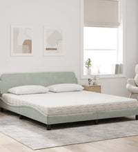 Bett mit Matratze Hellgrau 180x200 cm Samt