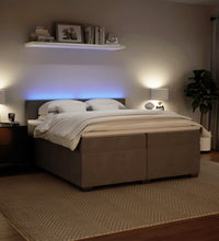 Boxspringbett mit Matratze Hellgrau 200x200 cm Samt