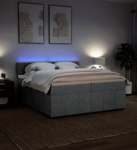 Boxspringbett mit Matratze Hellgrau 200x200 cm Stoff