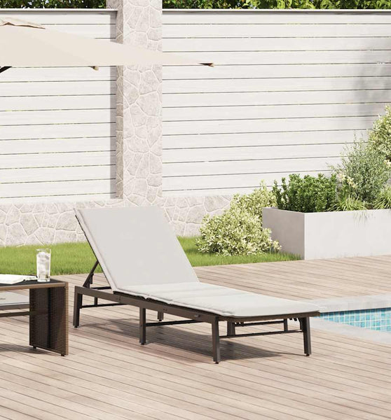 Sonnenliege mit Auflage Braun Poly Rattan