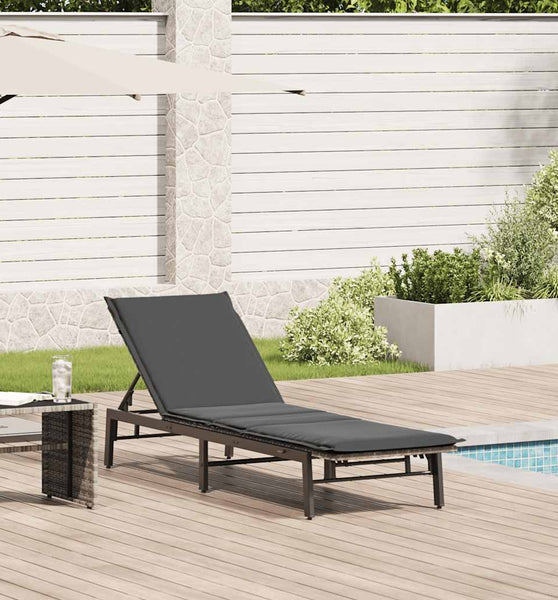 Sonnenliege mit Auflage Hellgrau Poly Rattan